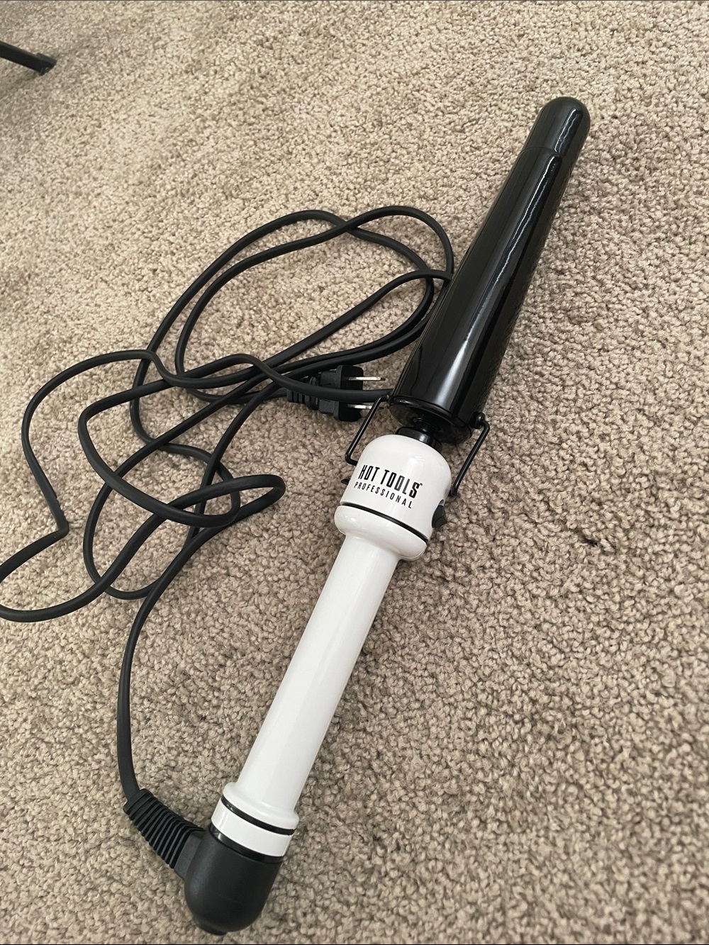 Hot Tools Professional 1-1.5" Black & White Curling Wand - Picture 6 of 6